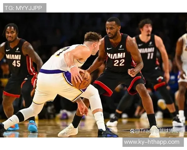 米切尔上半场表现惊艳11投8中轻松拿下18分4篮板2助攻助力球队奋勇争先